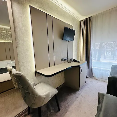 Cosmos Hotel 3*